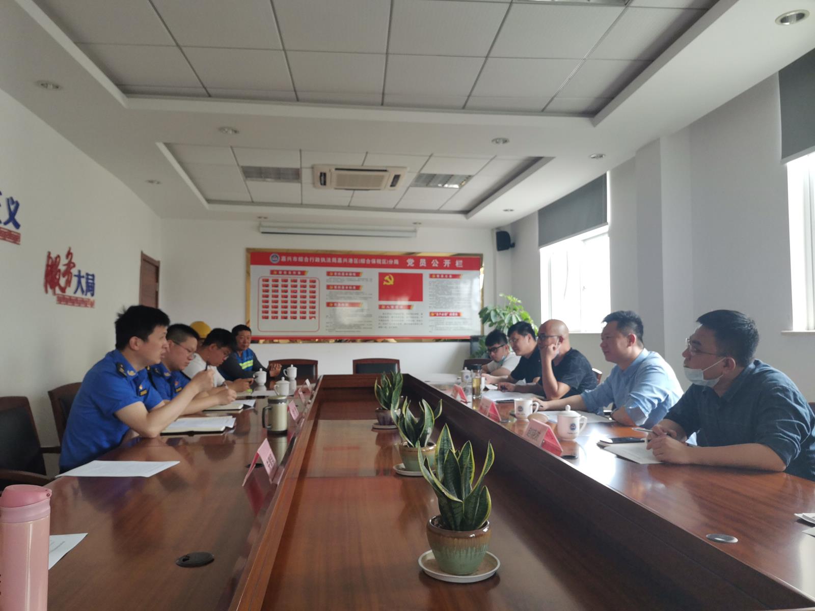 嘉興港區(qū)行政執(zhí)法局座談會.jpg 嘉興港區(qū)行政執(zhí)法局座談會.jpg